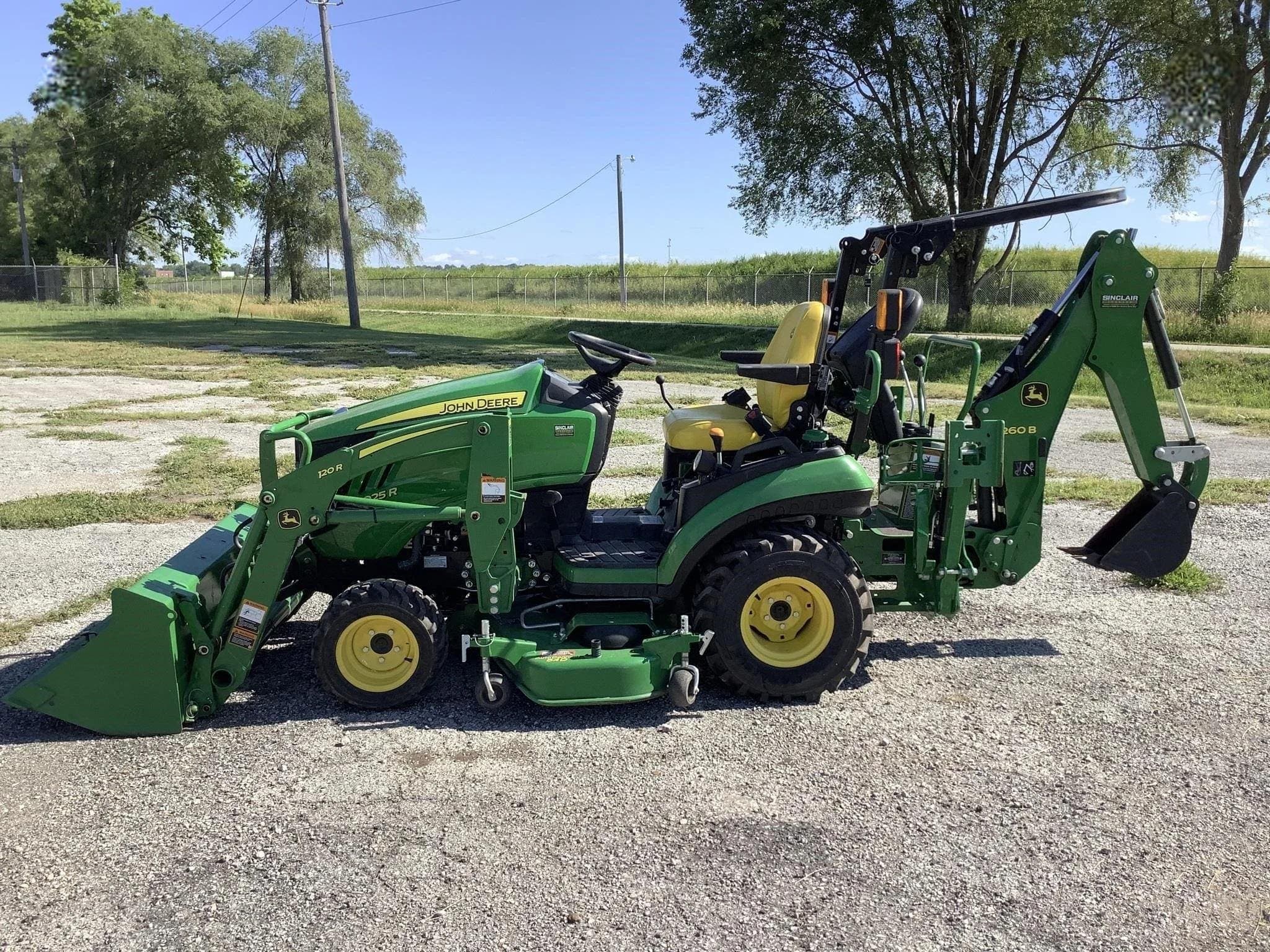2022 John Deere 1025R Compact Utility Tractor w/ Attachments listing photo