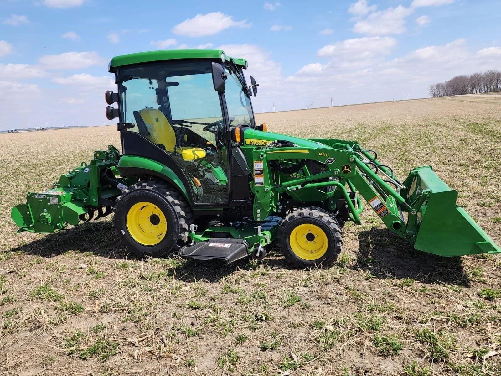 2024 John Deere 2025R Compact Utility Tractor w/ Attachments listing photo